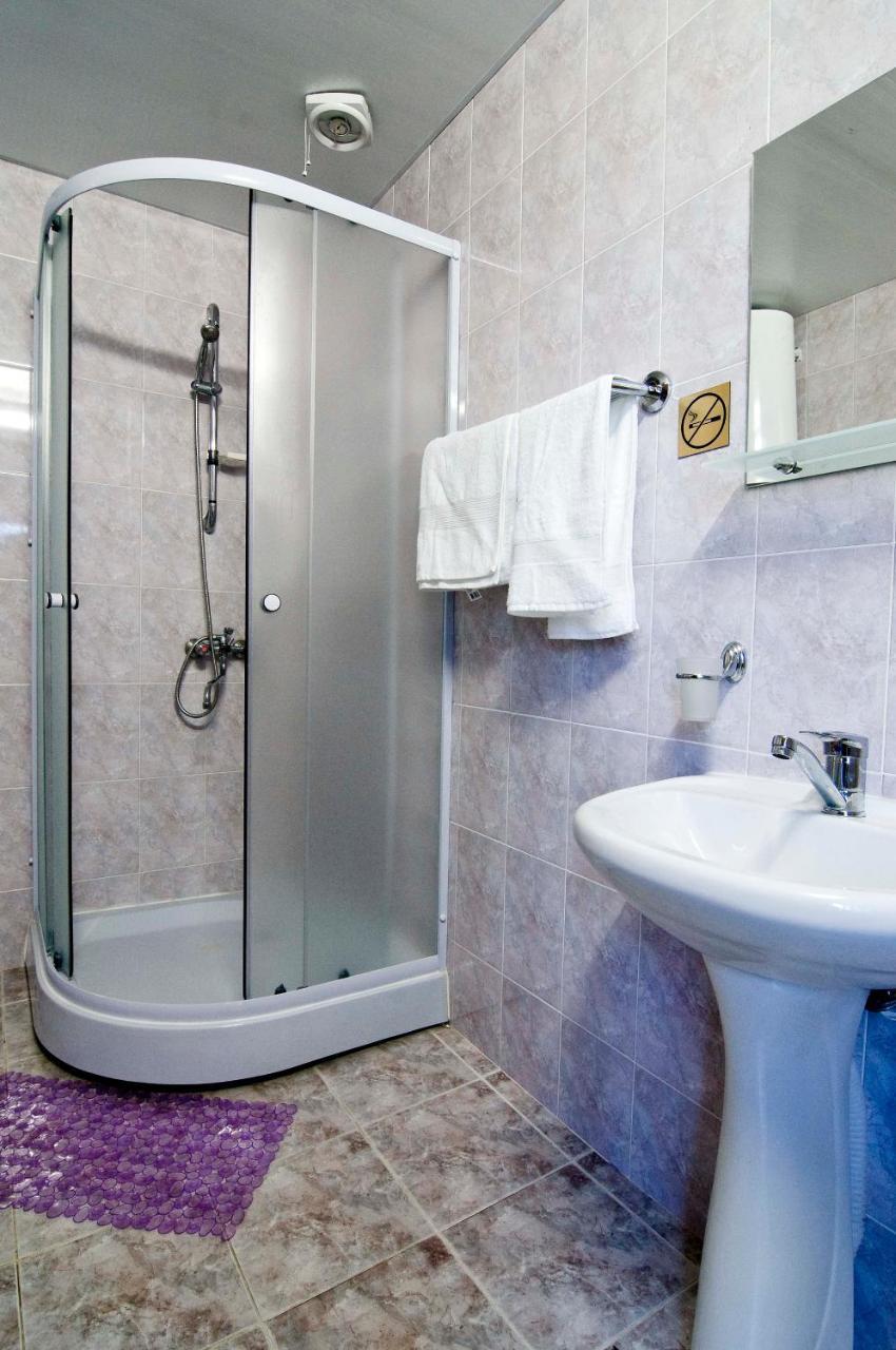 Guest House Zvanba Гагра Екстер'єр фото