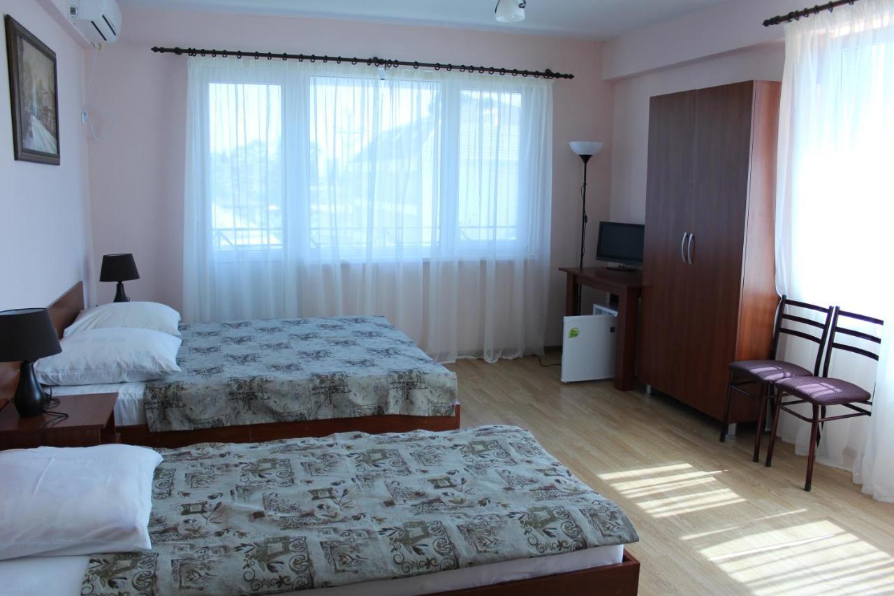 Guest House Zvanba Гагра Екстер'єр фото