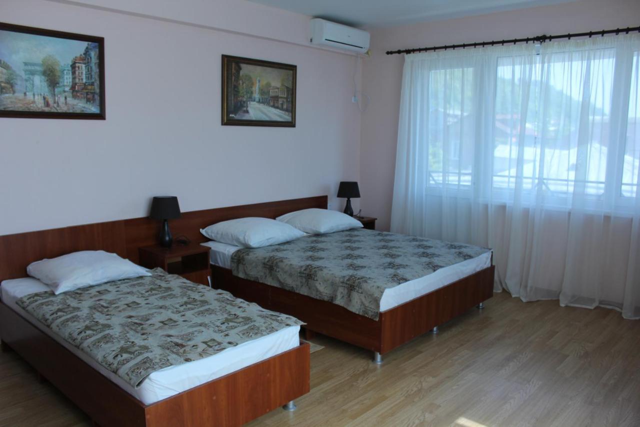 Guest House Zvanba Гагра Екстер'єр фото