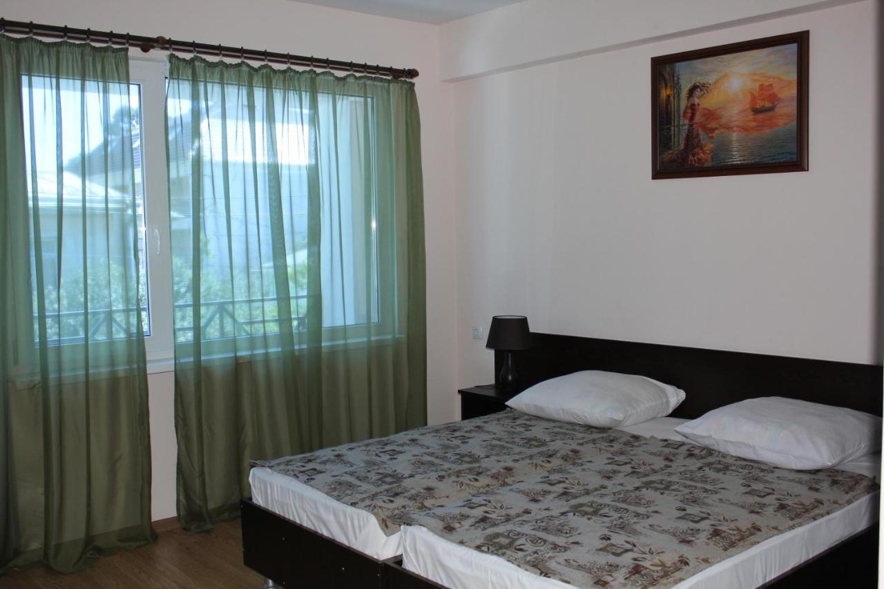 Guest House Zvanba Гагра Екстер'єр фото