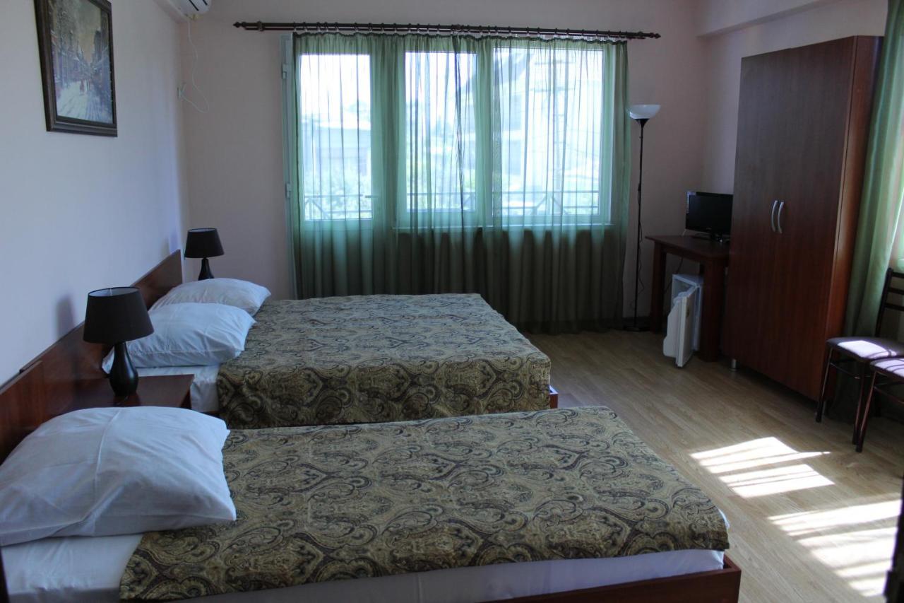 Guest House Zvanba Гагра Екстер'єр фото